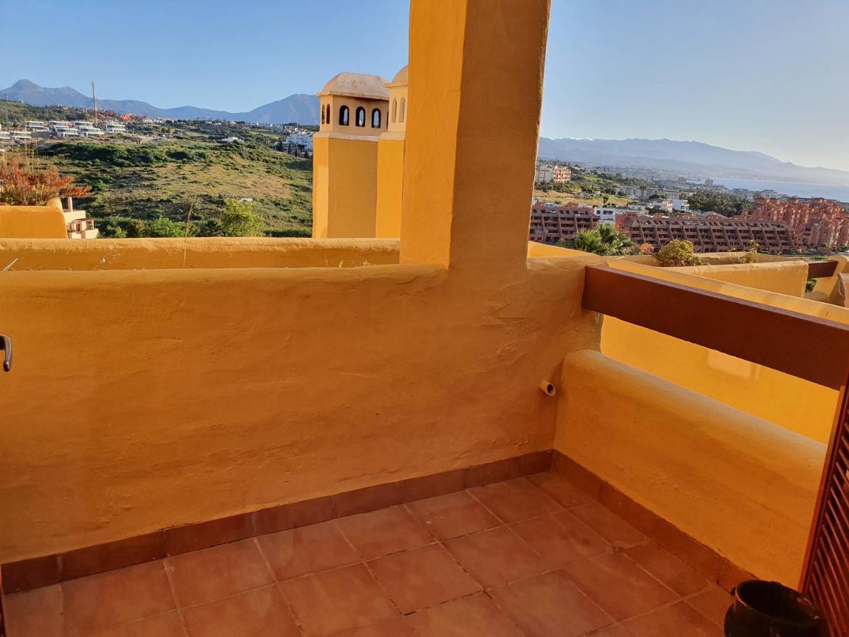 Seaview A Spectacular 3 Bed 3 Bathroom Penthouse Manilva Exteriér fotografie