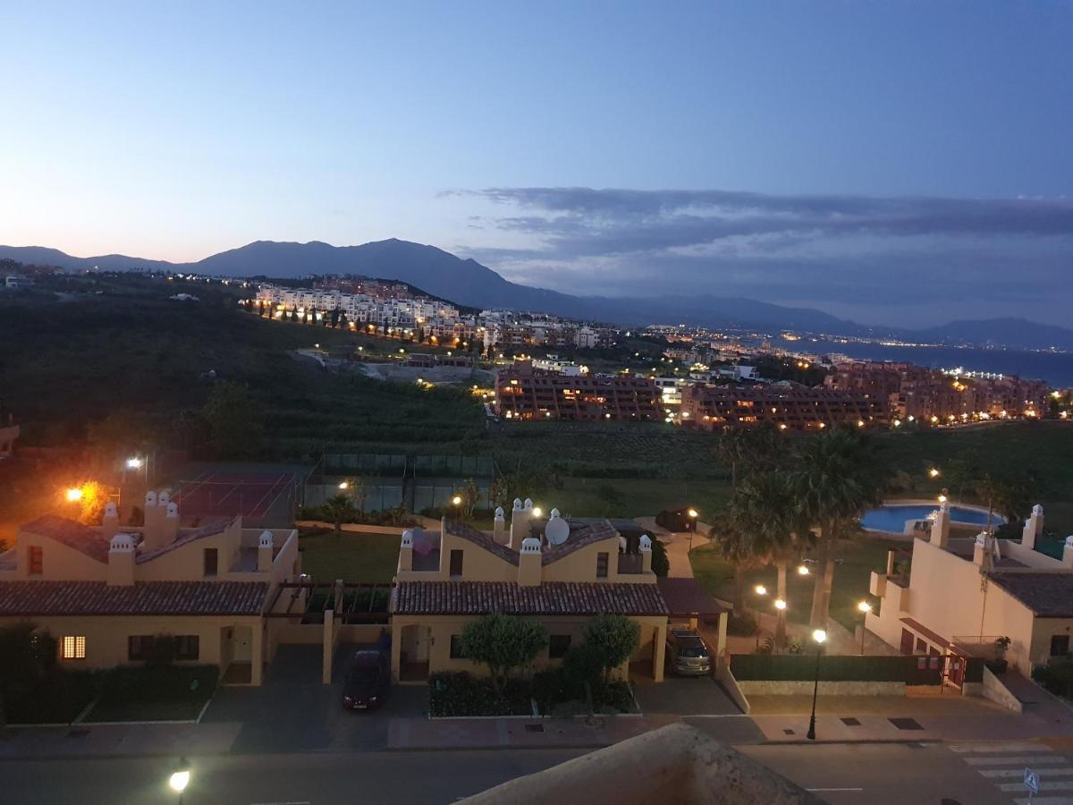 Seaview A Spectacular 3 Bed 3 Bathroom Penthouse Manilva Exteriér fotografie